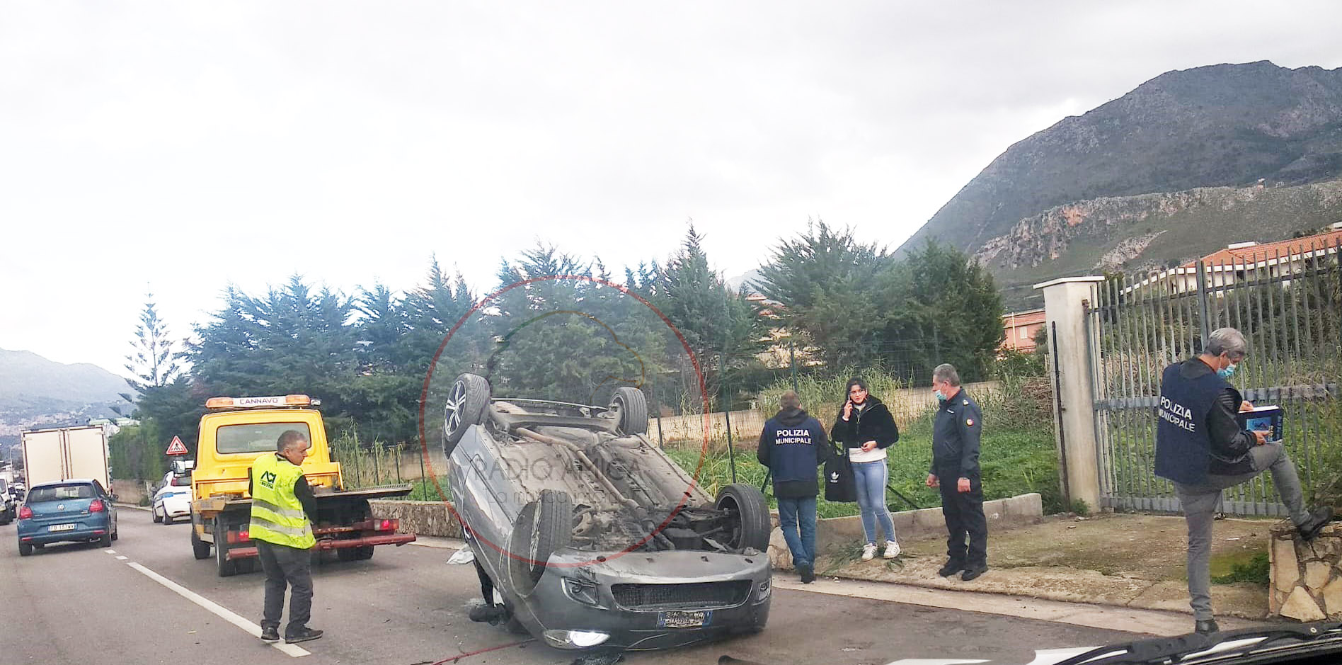 Borgetto: si ribalta auto sulla Strada Provinciale&hellip;