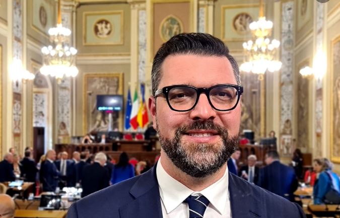 il capogruppo del movimento 5 stelle all'Ars, Antonio De Luca