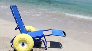 Balestrate, torna la spiaggia accessibile a tutti: da domani attivo il servizio con le sedie Job