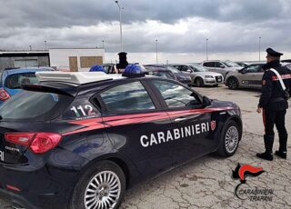 Mazara del Vallo, sorpresi a rubare in un appartamento: arrestati due 20enni