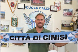 Calcio, l’Asd Città di Cinisi conferma il centrocampista e capitano Manuel Serra per la prossima stagione