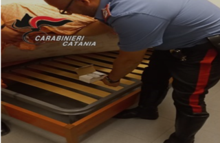 Caltagirone, litigata “fatale” per lo spacciatore: arrestato dai Carabinieri intervenuti per le grida