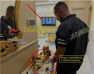 Catania, scoperta una piazza di spaccio in un appartamento di via della Capinera: arrestato un pusher 30enne