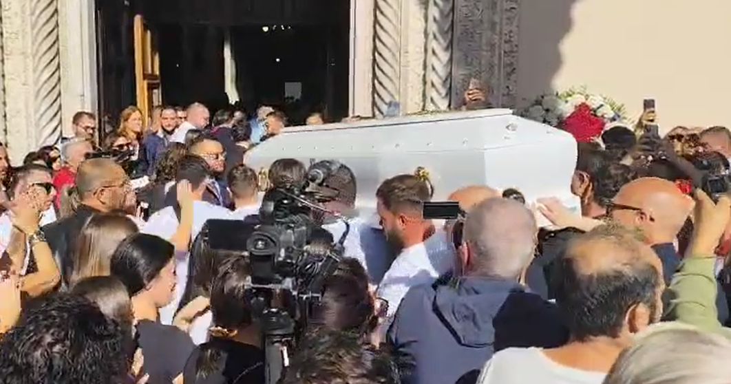 Palermo, l’addio a Paolo Taormina: dolore e silenzio contro la violenza