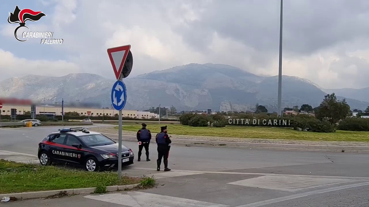 Carini, allacci abusivi e furti di corrente: 13 persone denunciate dai Carabinieri