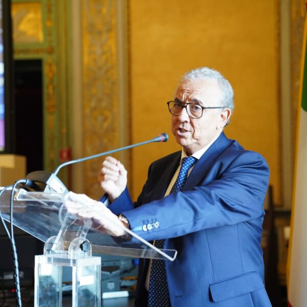 Phubbing e disagio giovanile, Gilistro (M5S): “Serve&hellip;