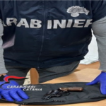 Catania, arrestato 61enne con pistola rubata