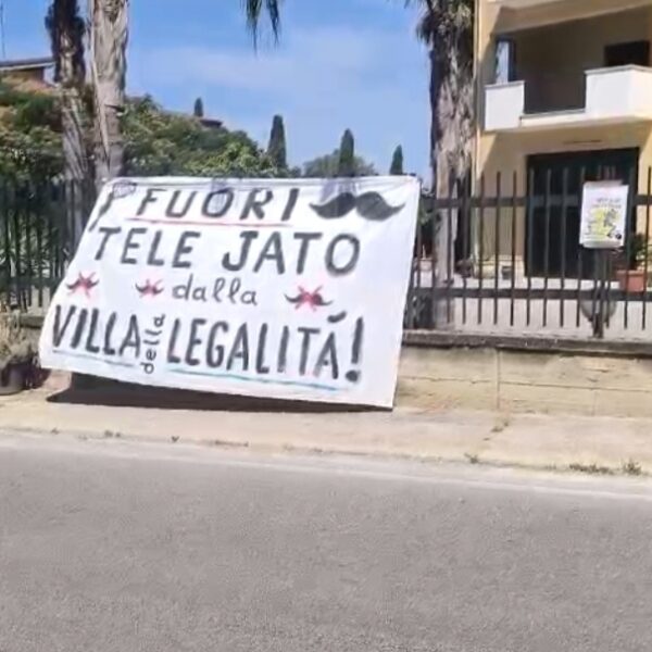 Borgetto, protesta, pacifica, davanti al bene confiscato&hellip;