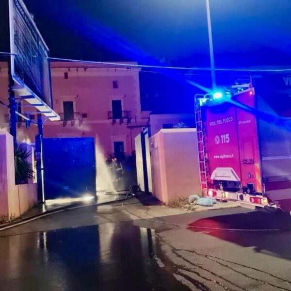 Notte di fuoco a Palermo: incendio distrugge&hellip;