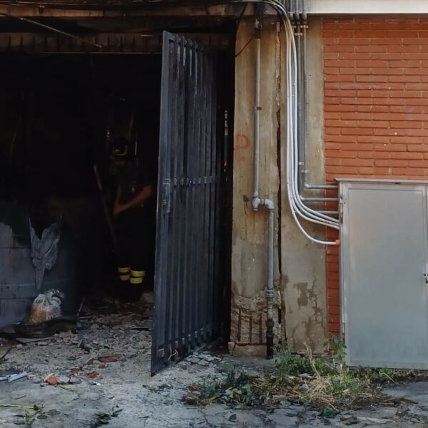 Palermo, incendio in un box auto danneggia&hellip;