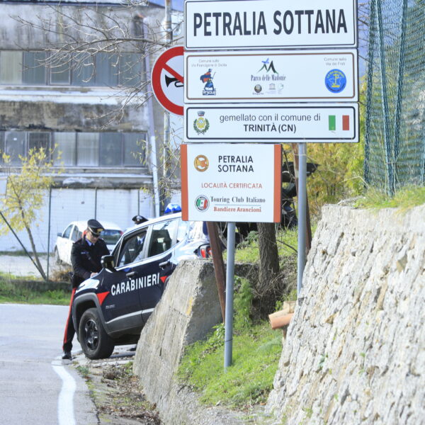 Madonie, rubano rame e tentano di investire&hellip;
