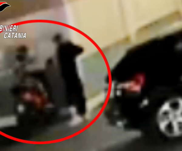 Ramacca, minorenne aggredito e derubato in piazza:&hellip;