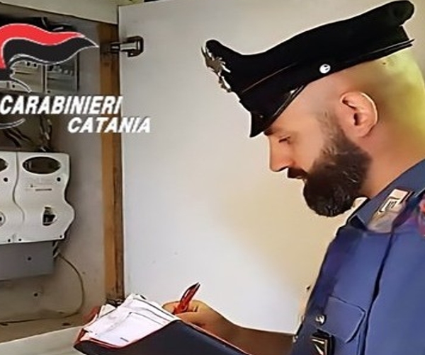 Catania, allaccio abusivo alla rete elettrica: 22enne&hellip;