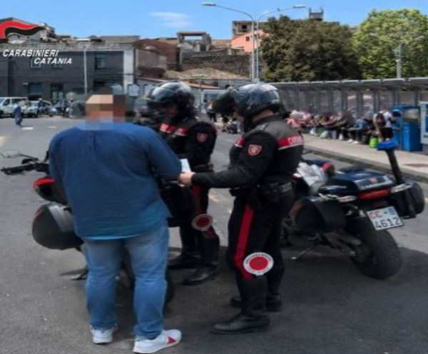 Catania, sorpreso in un parcheggio nonostante il&hellip;