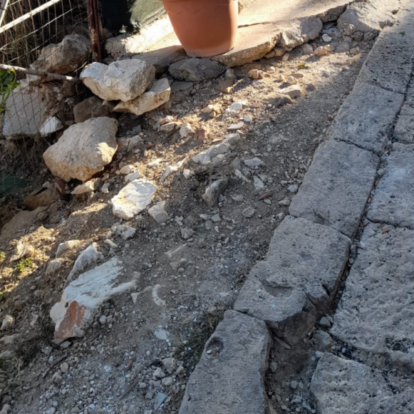 Camporeale, marciapiede dissestato in Via Giglione: il&hellip;