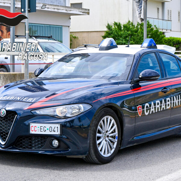 Vittoria, tentano il colpo in un negozio&hellip;