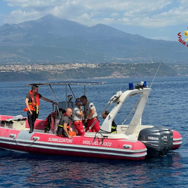 Catania, Vigili del Fuoco in mare per&hellip;