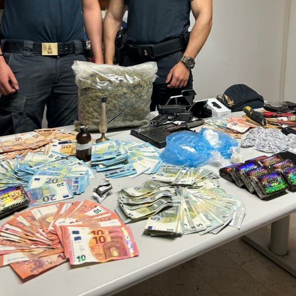Sequestrati oltre 700 grammi di marijuana, hashish,&hellip;