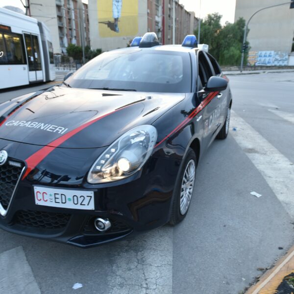 Palermo, compie atti osceni in piazza e&hellip;