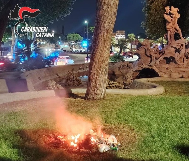 Catania, appicca il fuoco nel giardino della&hellip;