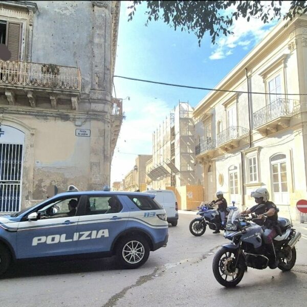 Siracusa, Polizia in campo alla Borgata: 243&hellip;