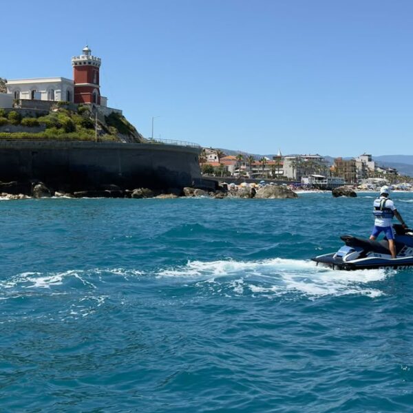 Messina, pattugliamenti in acquascooter: la Polizia salva&hellip;