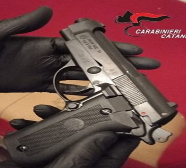 Biancavilla, pistola modificata nascosta in casa: Carabinieri&hellip;