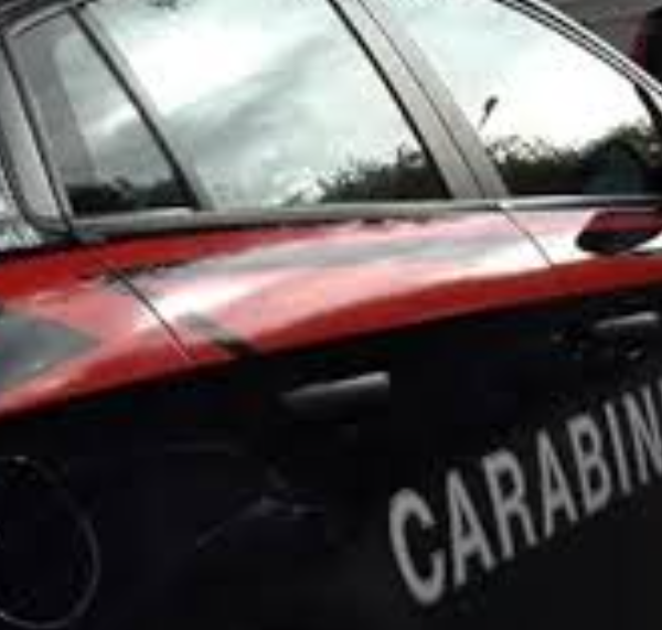 Terrasini, impugna un coltello da cucina durante&hellip;