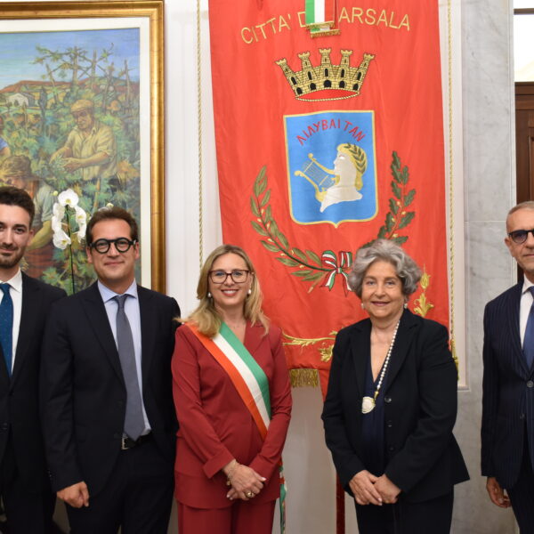 Marsala, la sindaca Andreana Patti distribuisce le&hellip;