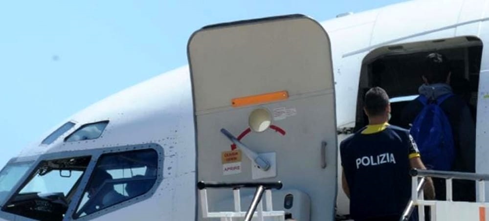 Siracusa, espulso perché pericoloso, torna in Italia:&hellip;