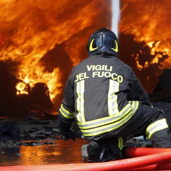 Misiliscemi, incendio vicino a un impianto fotovoltaico.&hellip;
