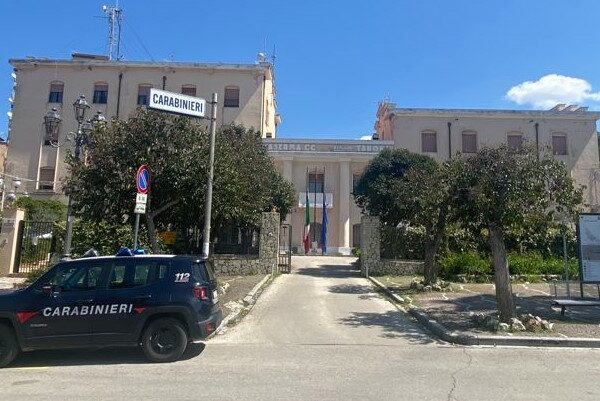 Corleone, atti osceni in un pub davanti&hellip;