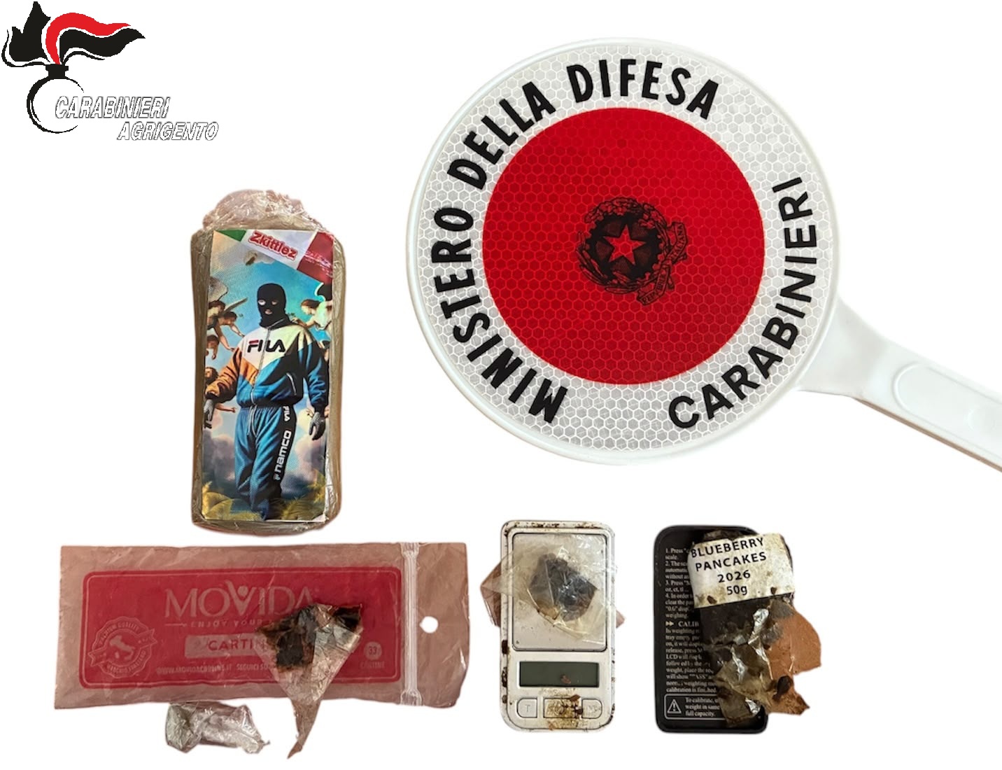 Hashish e bilancino nascosti in casa: due&hellip;