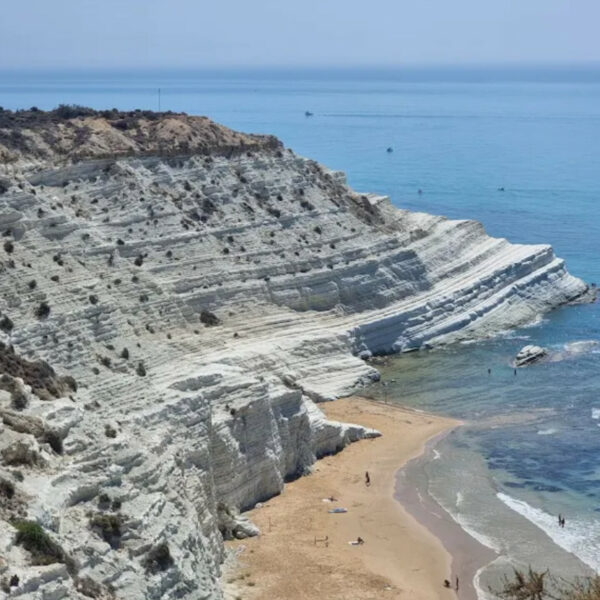 Realmonte, dramma sfiorato alla Scala dei Turchi:&hellip;