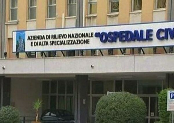 Donna colpita da arresto cardiaco salvata dai&hellip;