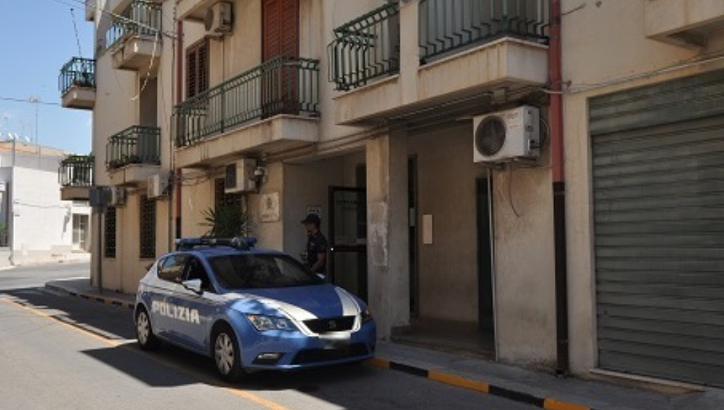 Rapina, auto rubata e tentato prelievo al&hellip;