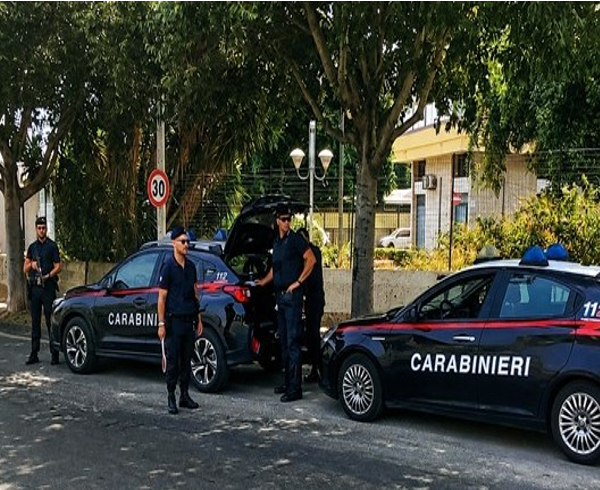 Catania, blitz dei Carabinieri: due denunce per&hellip;