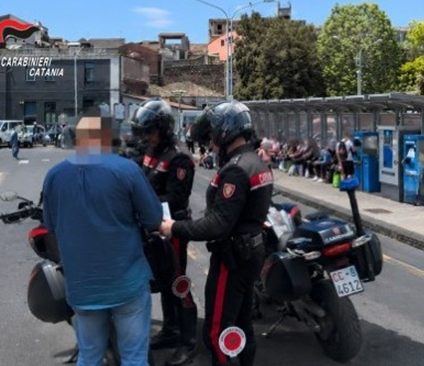 Catania, stretta dei Carabinieri sui parcheggiatori abusivi:&hellip;