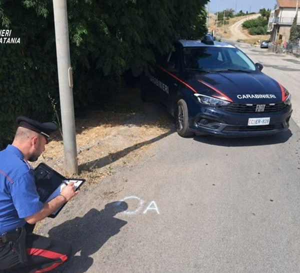 Fugge dopo aver investito un giovane: Carabinieri&hellip;