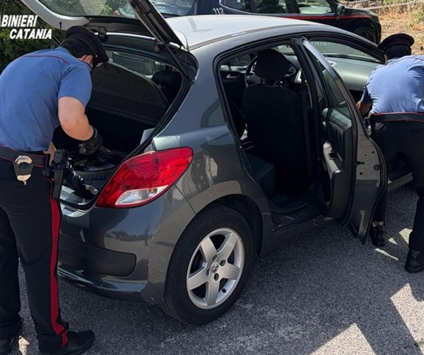 Ragalna, mazza da baseball nell’auto: denunciato un&hellip;
