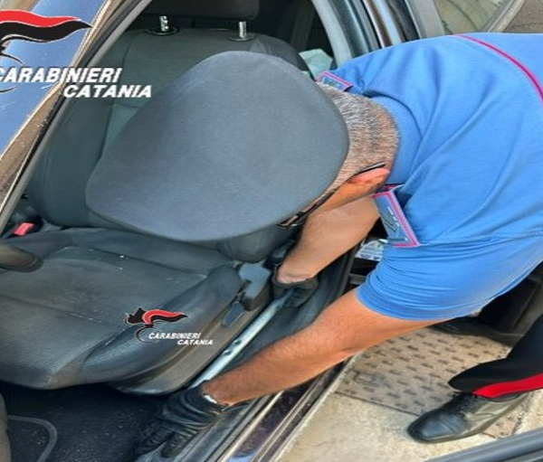 Mazzarrone, fermato con un tubo di ferro&hellip;
