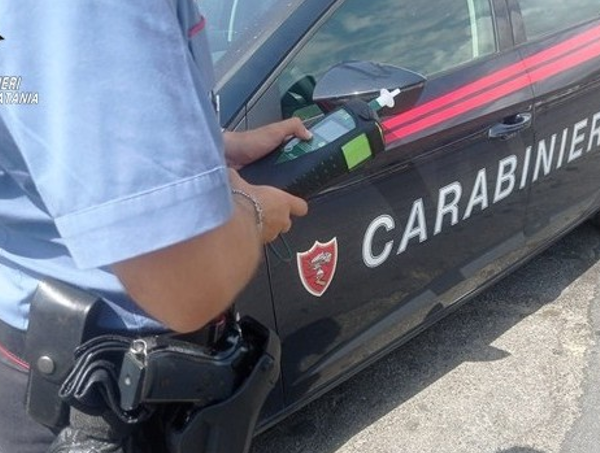 Catania, guida senza assicurazione e rifiuta i&hellip;