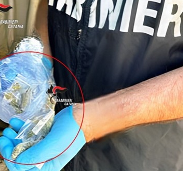 Misterbianco, spacciava droga in casa mentre era&hellip;