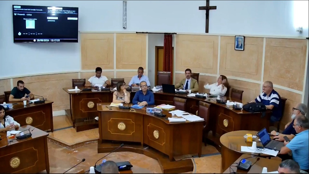 Tensione alle stelle in Consiglio Comunale: scontro&hellip;