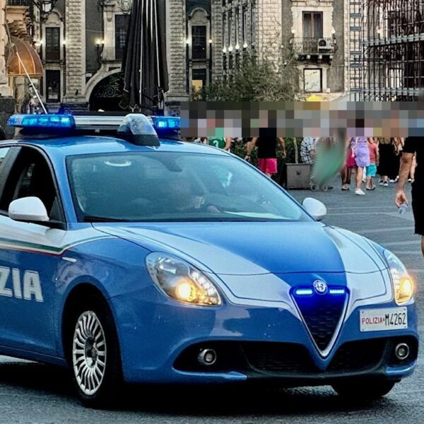 Catania, turista colto da malore salvato dagli&hellip;
