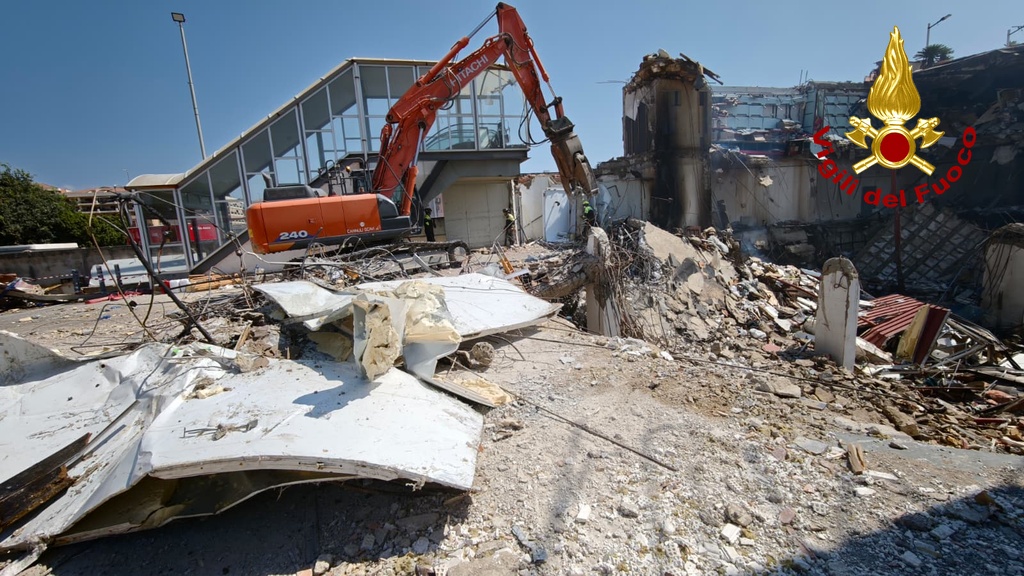 Messina, crollo della palazzina a Pistunina: tre&hellip;