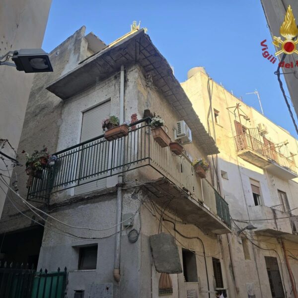 Mazara del Vallo, crolla la soletta di&hellip;