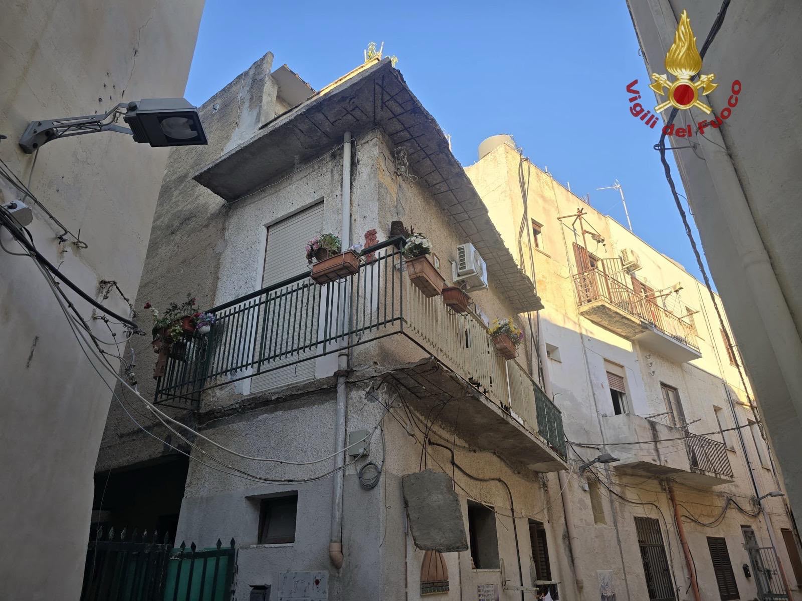 Mazara del Vallo, crolla la soletta di&hellip;