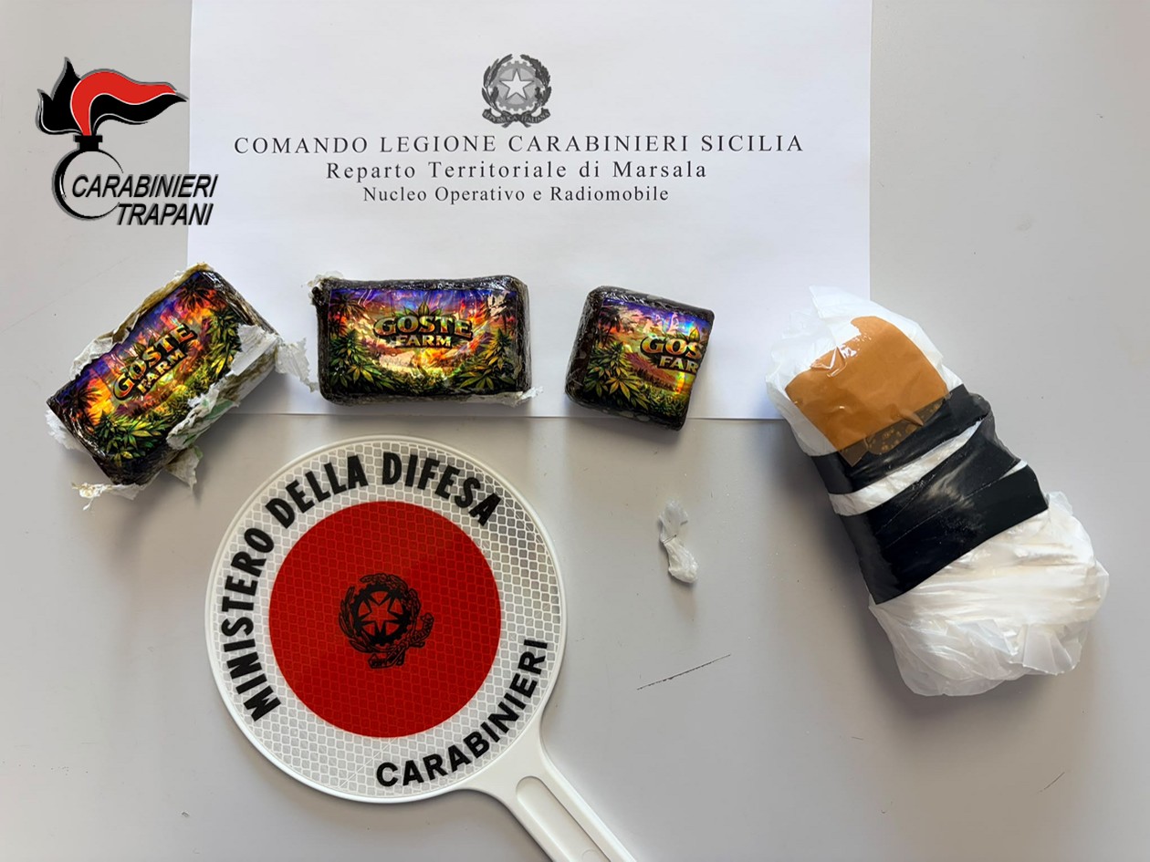 Marsala: getta droga dal finestrino alla vista&hellip;