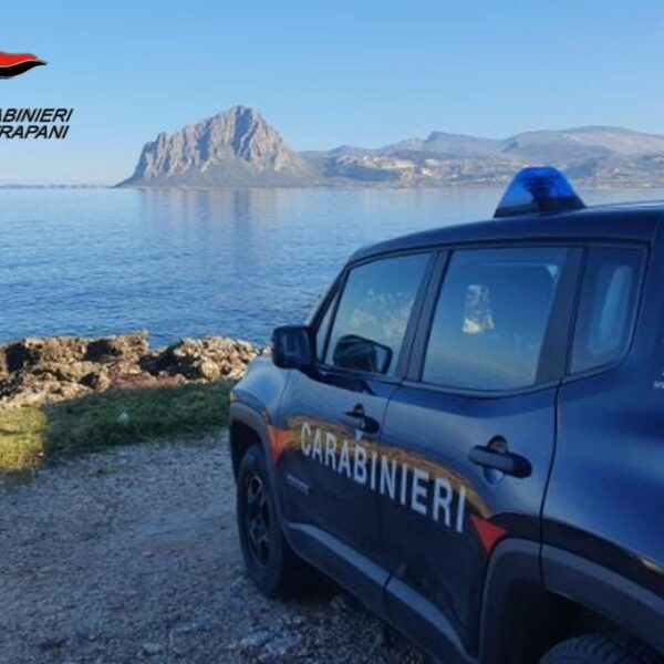 Valderice, fugge all’alt dei Carabinieri: arrestato 25enne